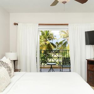 Queen Deluxe Room Garden View